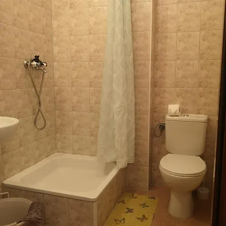 Nocleg ze śniadaniem Owr Kamyczek 4*